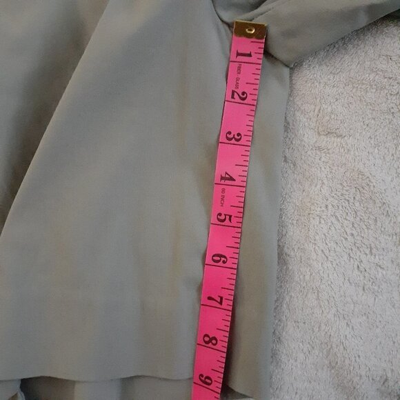 Hilary Radley Women's Size Medium Light Khaki Green Pull On Bermuda Shorts - Picture 6 of 6